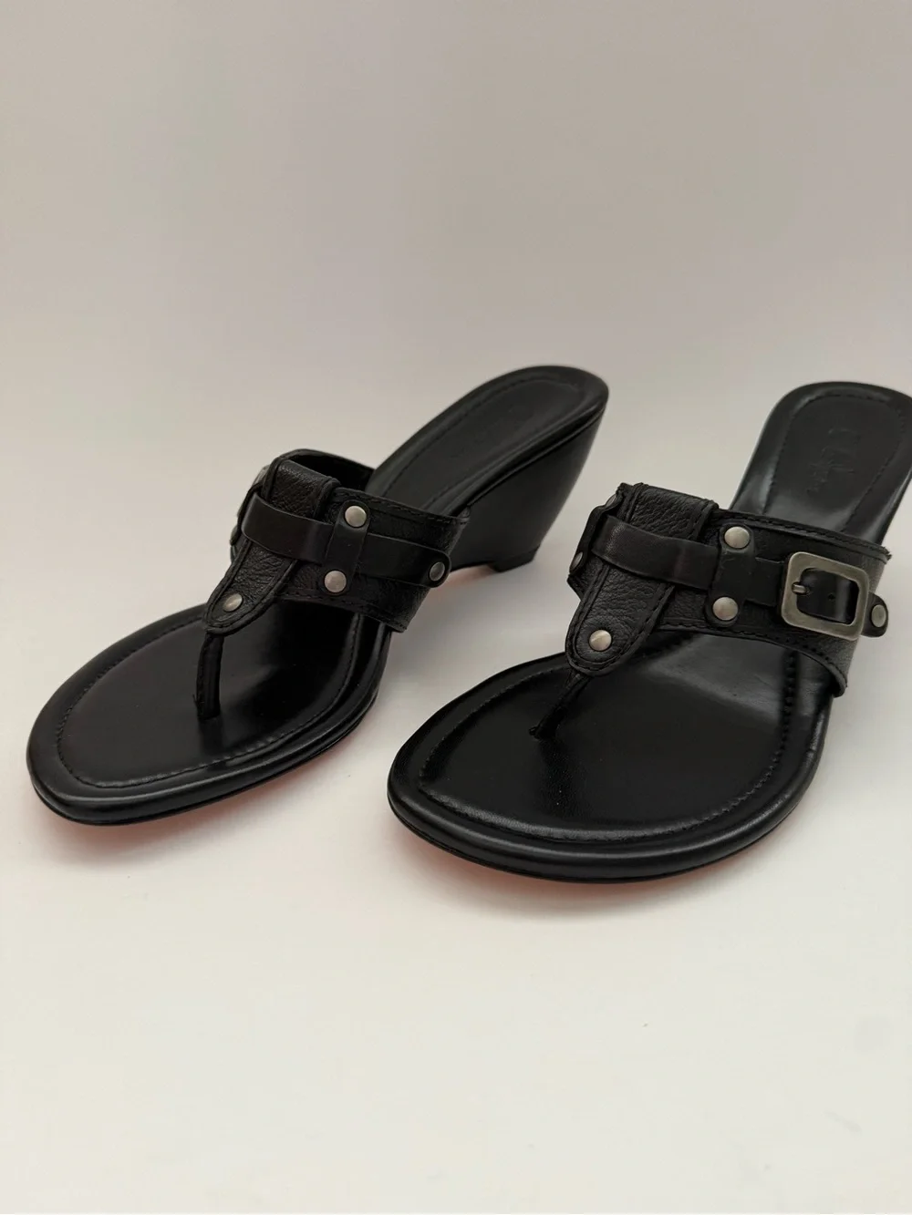 Cole Haan Ashlynn Thong Black Leather Wedge Sandals Size 8 AA Narrow